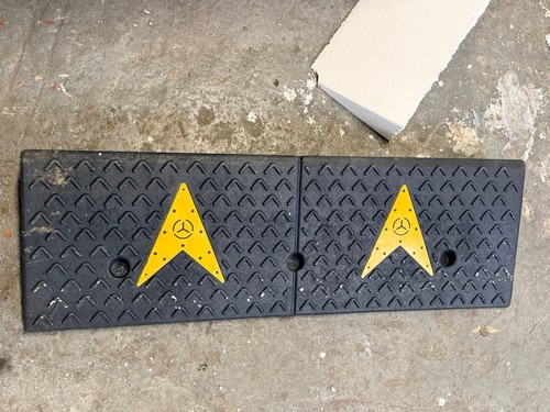 Kerb ramp heavy - kerb,